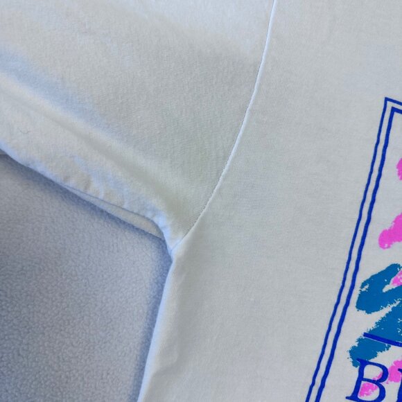 BYU Cougars Vintage 90s T-Shirt Jazz Design Logo Pink Teal Size L White - Picture 3 of 9